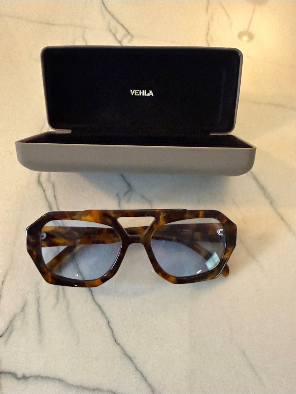 VEHLA River Tortoiseshell Frame with Sky Blue Lenses - Picture 3 of 4